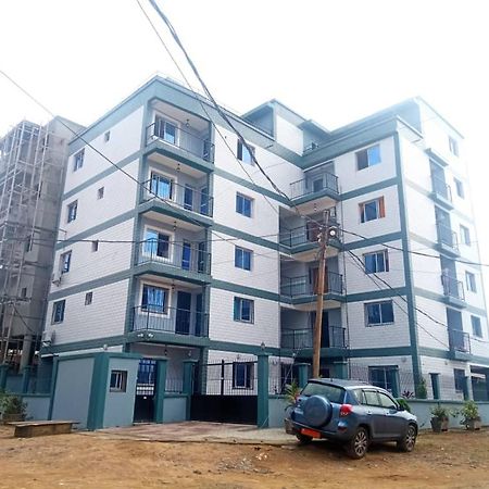 Makeena Berry Cosy Mboa - Hydrocarbures Douala Extérieur photo